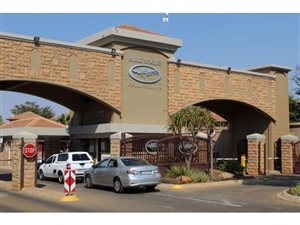 1050 m² Land available in Silverwoods Country Estate