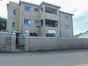 18 Bed Apartment in Bluff