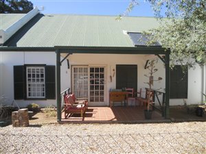 2 Bed Townhouse in Graaff Reinet