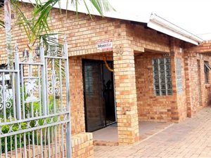 3 Bed House in Brookdale