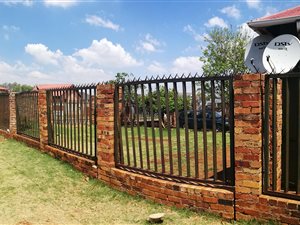 12 Bed House in Roodepoort North