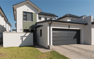 3 Bedroom House in Buh Rein Estate