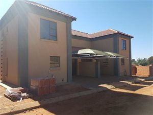 3 Bed Duplex in Ninapark