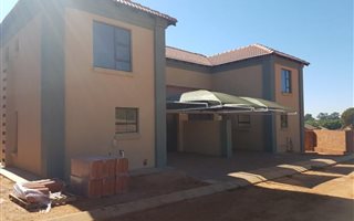 3 Bedroom Duplex in Ninapark