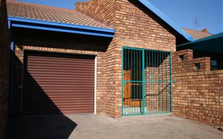 2 Bedroom Townhouse in Middelburg Central