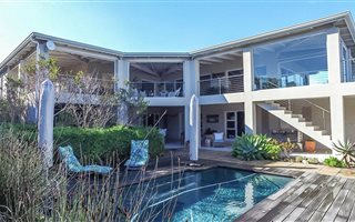 6 Bedroom House in Seaside Longships