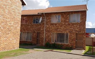 3 Bedroom Townhouse in Verwoerdpark