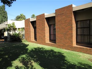 5 Bed House in Wierda Park