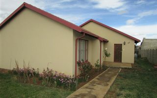 3 Bedroom House in Zakariyya Park