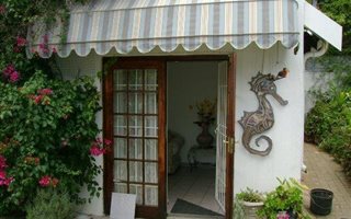 1 Bedroom Garden Cottage in Hurlingham Manor