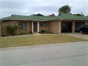 3 Bed Townhouse in Summerstrand