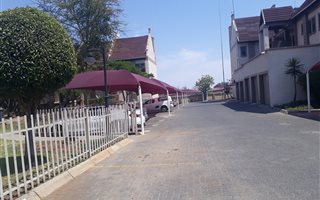 1 Bedroom Apartment in Sundowner