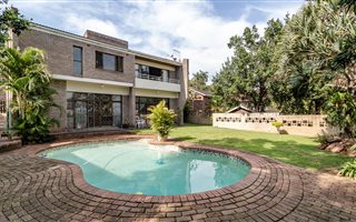 4 Bedroom House in Manor Gardens