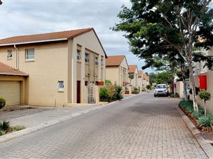 2 Bed Townhouse in Sunninghill