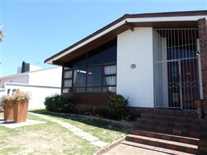 4 Bed House in Flamingo Vlei