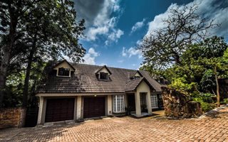 4 Bedroom House in Sonheuwel