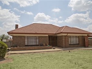 3 Bed House in Cinderella
