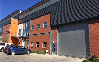 574 m² Industrial space in Louwlardia