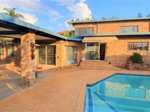 5 Bed House in Waterkloof Glen