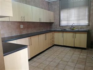 4 Bed Flat in Laudium