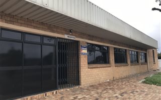 2016 m² Industrial space in Parow East