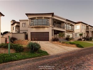 4 Bed House in Mossel Bay Golf Estate
