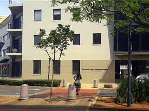162 m² Commercial space in New Town Centre