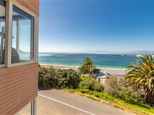 1 Bed Apartment in Simons Town