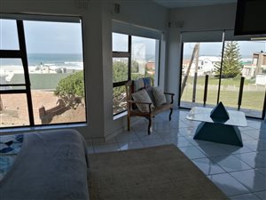 4 Bed House in Jongensfontein