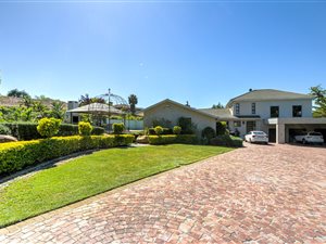 6 Bed House in Pearl Rise