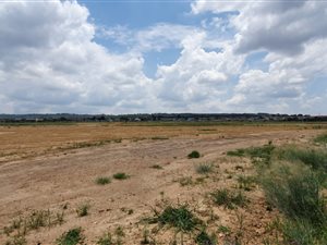 848 m² Land available in Six Fountains Estate