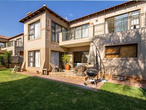 3 Bedroom Townhouse in Ruimsig