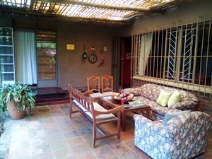 6 Bed House in Kempton Park Central