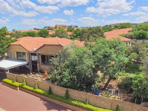 4 Bedroom House in Safari Gardens