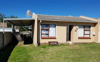 2 Bedroom House in Hunters Retreat