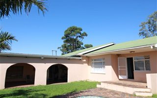 8 ha Farm in Richmond Hill