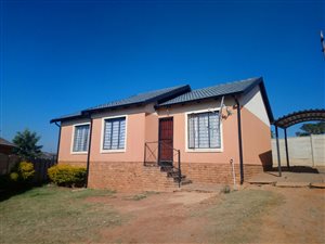 3 Bed House in Mahube Valley