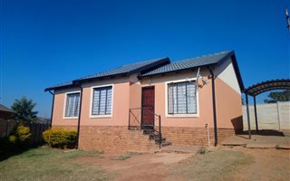 3 Bedroom House in Mahube Valley