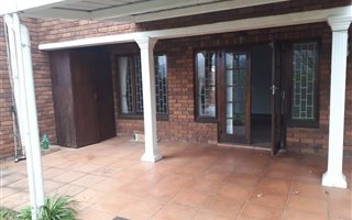 3 Bedroom Townhouse in Clarendon