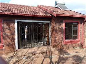 3 Bed House in Vosloorus