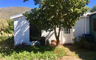 1 Bedroom Garden Cottage in Capri