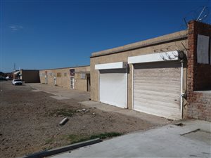 60 m² Retail Space in Windvogel