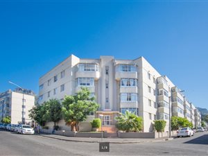 2 Bed Apartment in Zonnebloem