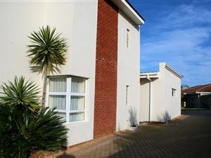 3 Bedroom Duet in Menkenkop