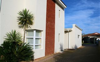 3 Bedroom Duet in Menkenkop