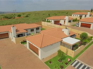 2 Bedroom Simplex in Thatchfield