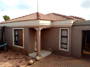 4 Bed House in Vosloorus