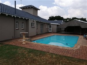 3 Bed House in Edelweiss