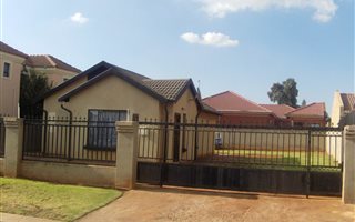 3 Bedroom House in Vosloorus