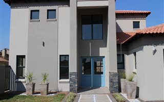 3 Bedroom House in The Meadows